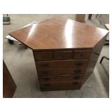 ETHAN ALLEN DESK /DRESSER