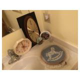 CONTENTS ON BATHROOM SINK