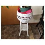WICKER PLANT STAND