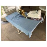 TABLE AND BLANKETS