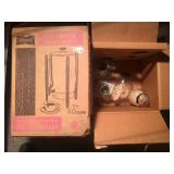 LAMPS AND COFFE MAKER