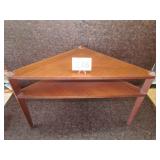 MCM Algoma Grade Corner Table
