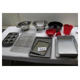 Miscellaneous Kitchen Pans Lot