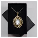800 Silver Cameo Pendant Necklace