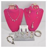 Costume Jewelry Lot Necklaces & Brooches