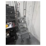 4 steps rolling ladder (Berkeley - CA)