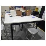 High-top table with 7 chairs (Berkeley - CA)