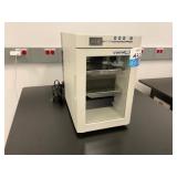 VWR   0.65cf INCUBATOR COOL *NEW*