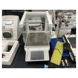 Mettler Toledo precision balance