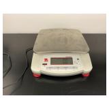 OHAUS Navigator NVT4201 portable balance