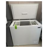 Magic Chef HMCF7W4 Chest Freezer