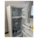 Hotpoint HPS18BTNFRWU Refrigerator