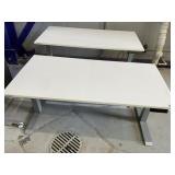 Electronic Height Adjustable Desk 70ï¿½ x 30ï¿½ x 29ï¿½/