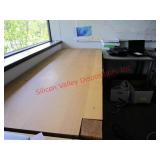 Ylifanti Dining Table