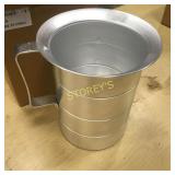 New 4qrt S/S Measuring Cup