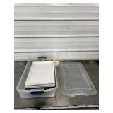 4 platters & stands w/ carrying case ~12x18