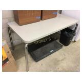 Table - laminate, 30"d x 60"w