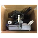 Box lot of dustpans