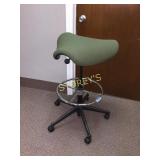 Hermanmiller stool - height adjustable, foot ring,