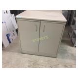 Metal storage cabinet, gray w/ int. shelf.