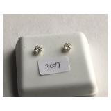 10 Kt  Gold Clear Stone Stud Earrings 3007