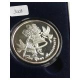 2001  .999 1 oz Silver Strike, Christmas Motif 300