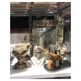 Skull Frame, 2 Goblets, Surfed to Long Figurine &