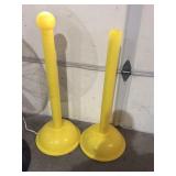 2 lightweight barricades