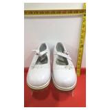 Pair of White Leather Mary Jane Shoes sz 25