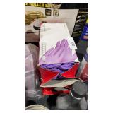2 boxes of xl Gloves.   High Bidder Will be 2 x $