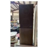 2 Fisher Speakers