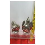 Metal Hen & Rooster Salt & Pepper shaker