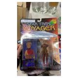 4 Star Trek Voyager Figurines