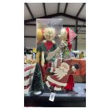 2 Tall Singing Elfs, Wood Santa & Raindeer