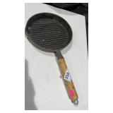 Cast Iron Small Grilling Pan 7 1/2" Across