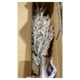 3 ft pre Lit Flocked Finger Pine Tree