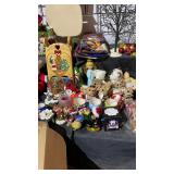 3 Chocolate Cups w/ Spoons, 7 Taco Bell Dogs,