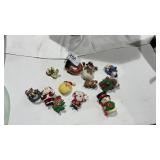 12 Vintage Christmas Pins (Jewelry)