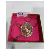 Cameo Fashion Pin and Necklace Set