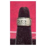 Ring w/ Spinner Etched Hearts sz7