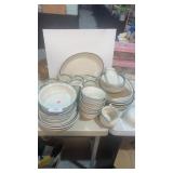 Pfaltzgraff USA Dishes, Bowls, cups, saucers and