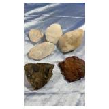 4 Mid Sized Crytal Rocks and 2 Colored Stones 4 Mid Sized Crytal Rocks and 2 Colored Stones