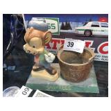 Metal Sniffles Mouse w/ Basket