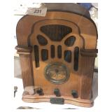 Vintage Style AM/FM Radio w/ Cassette Player