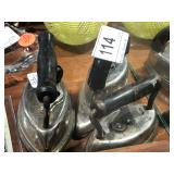 3 Small Detail Clothes Irons