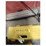 Hydraulic pliers