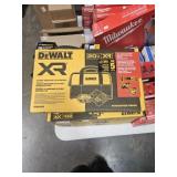 DEWALT BATTERY & CHARGER KIT