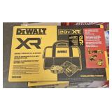 DEWALT BATTERY & CHARGER KIT