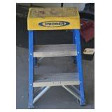 SMALL STEP LADDER
