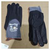 One lot 12 pairs of Maxi flex endurance gloves